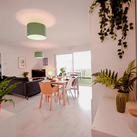 Lumineux Proche Apartment *