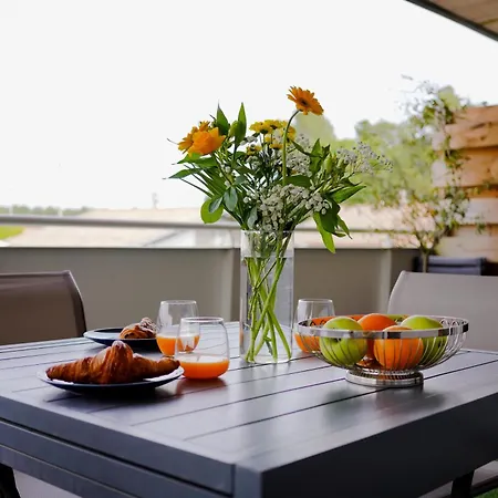 公寓 Lumimizan- Spacieux, Grand Balcon, Wifi, Et 米尼赞海滩