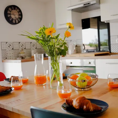 Lumimizan- Spacieux, Grand Balcon, Wifi, Et 米尼赞海滩